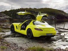 Jeu Mercedes-Benz SLS E-Cell Puzzle en ligne