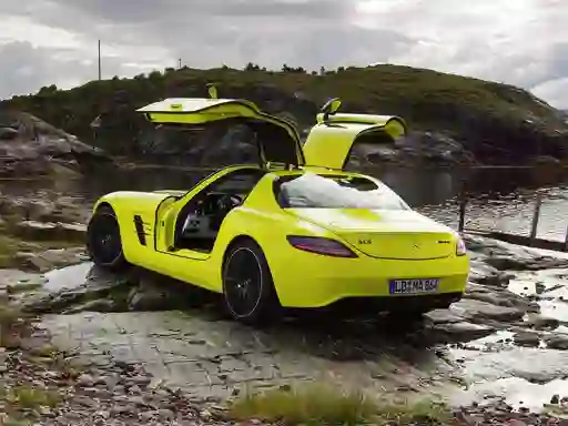 Jeu Mercedes-Benz SLS E-Cell Puzzle en ligne